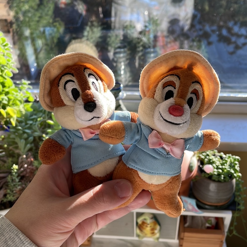 Tokyo Disney Land - Chip and Dale plush keychain set